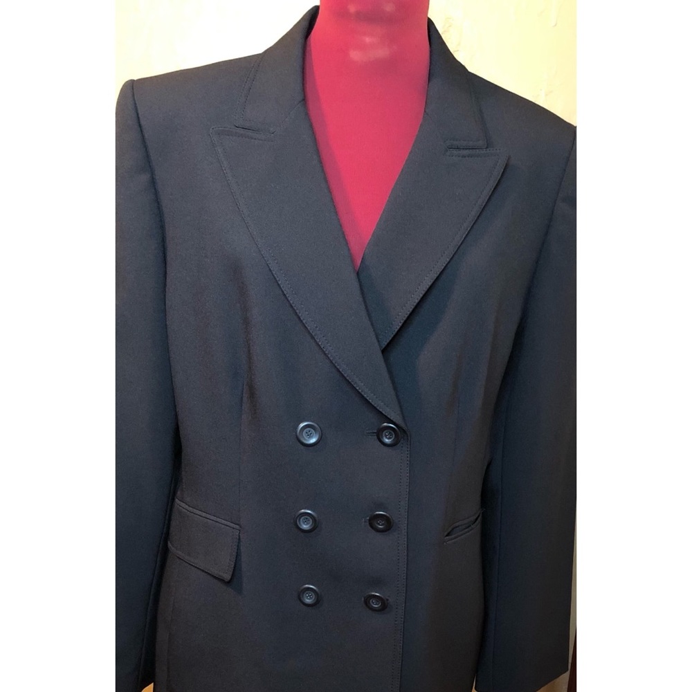 Tahari - Arthur S. Levine, 2 piece black double breasted business women’s suit.